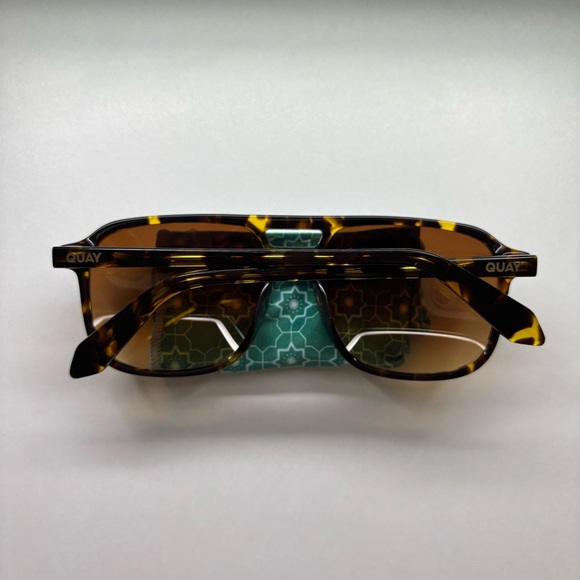 Quay On the Fly Sunglasses - Picture 2 of 7